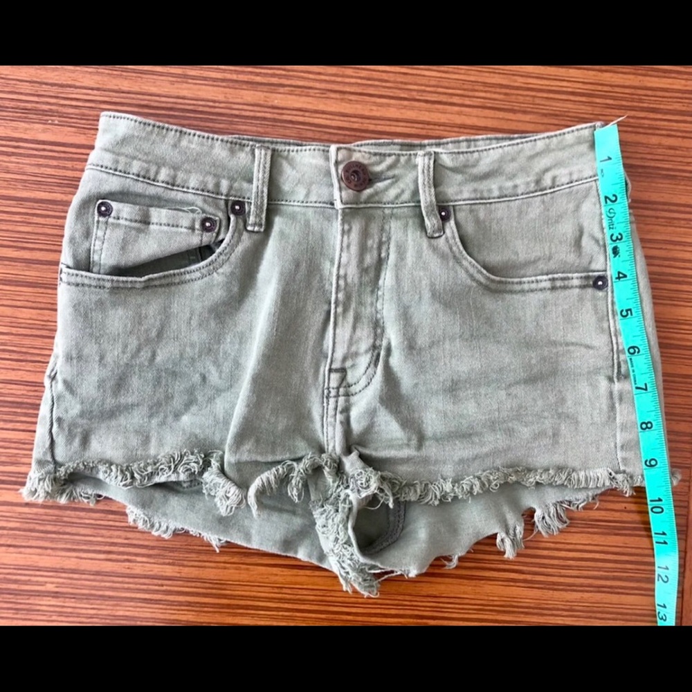 Women's Bullhead Green Shorts Size 5 - Picture 5 of 5